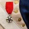 Pourquoi donne-t-on désormais la Légion d'honneur à n'importe qui ?