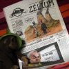 Zélium, le journal satirique qui explose sa plastique, c'est la panique ! 