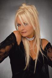 BETTY CHRYS ME DONNE DES FRISSONS DANS "LASCIA PERDERE"