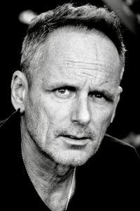 Heureux et triste, vivant tout simplement 