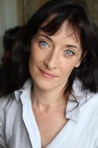 Delphine SERINA, la comédienne et actrice devenue chanteuse au talent fou