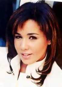 CHIMÈNE BADI SE MÉTAMORPHOSE