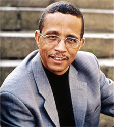 YASMINA KHADRA, le rebelle aux commandes (interview)