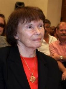 Salon du Livre 2008 : Lorsqu'Edouardo chante "L'important c'est la Rose " à Danielle Mitterrand