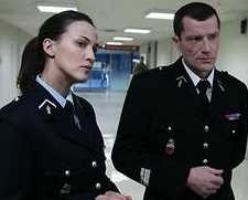 SECTION DE RECHERCHES, une série TV américanisée