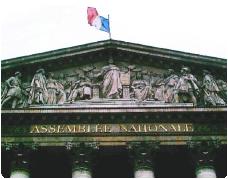 Une vague bleue en reflux