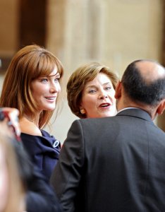 Carla Bruni se plaint de manquer de personnel