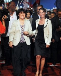 Ségolène Royal et Martine Aubry se claquent la Bise
