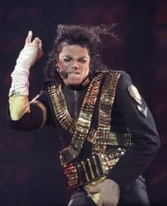 Michael Jackson plus rentable mort que vivant