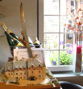 UN CAVEAU DE SABRAGE AU MOULIN LABOTTE A HAYBES