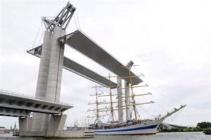 Feu d'Artifice de vieux Gréements pour l'Armada 2008 à Rouen