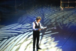 Edouard Baer dans "Looking for Mister Castang" 