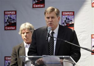 Les chacals se déchirent pour un héritage