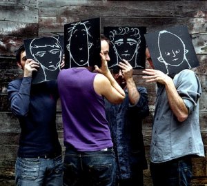 Interview exclusive : Louise Attaque, du tac au tac !