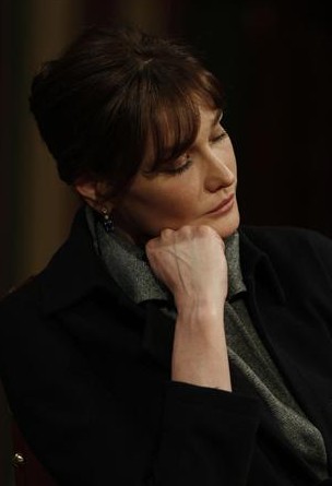 La 1ère Dame de France s'endort pendant un discours de son mari à Londres 