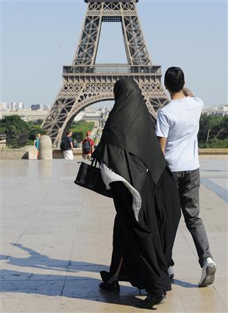 Un soldat français tué samedi pour 367 burqas !