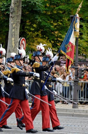 Pompiers et Militaires à la Fête avec Nicolas Sarkozy