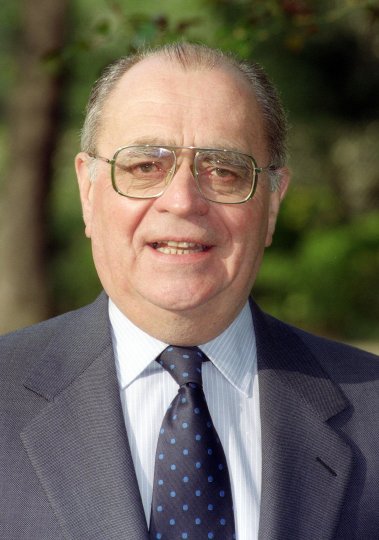  Pierre Bérégovoy : le 1er mai 1993, la chute silencieuse d'un homme d'État