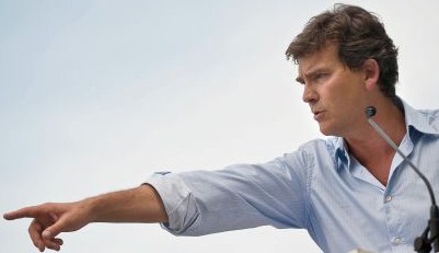 SEUL MONTEBOURG AURAIT PU BATTRE SARKOZY