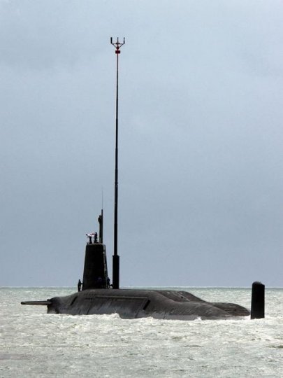 Les photos du Triomphant et du HMS Vanguard