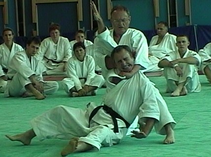 RAYMOND JUGEAU : UN MAÎTRE QUI EDUQUE