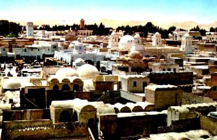 Portes ouvertes sur les sports aériens à El-Oued : le monde de l'aviation à la portée des jeunes 