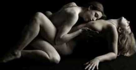 LE SAPHISME : CET ART D'AIMER AU FÉMININ