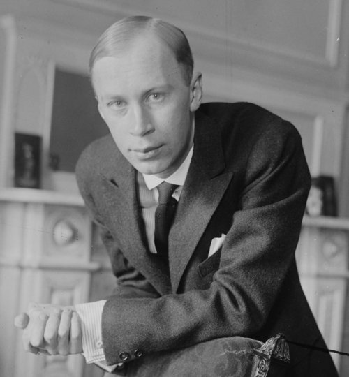 Sergeï Prokofiev au casque, plongée dans un monde parallèle entre musique et vérité