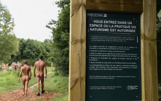 Le naturisme urbain fait sa révolution à Paname !