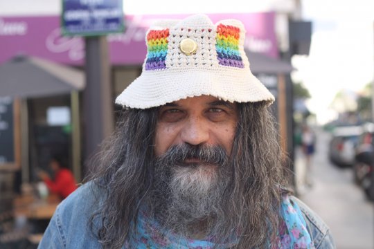 JE SUIS CANDIDAT À L'ACADÉMIE FRANÇAISE ET UNE JOURNALISTE TÉLÉ RIGOLE PARCE QUE J'HABITE CHEZ EMMAÜS